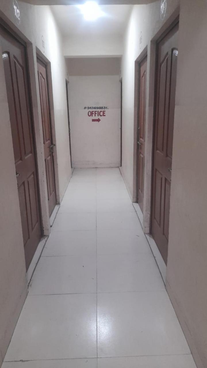 Aashiyana Boys Hostel Индор Екстериор снимка