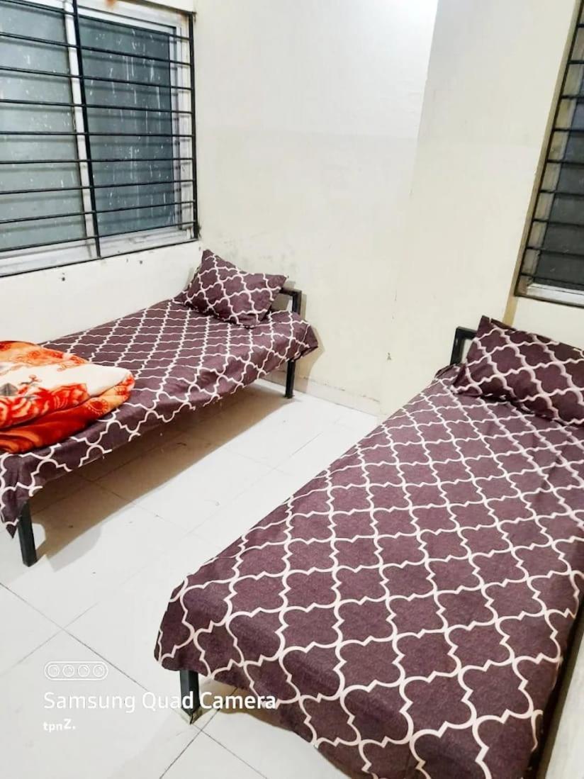 Aashiyana Boys Hostel Индор Екстериор снимка